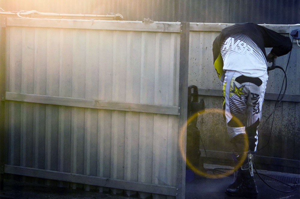 Start a Pressure Washing Business in 10 Simple Steps [2023 Guide]